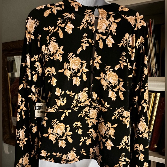 Free People Dinner Party Keyhole Black Multi Long Sleeve Top XL NWT - Picture 11 of 11
